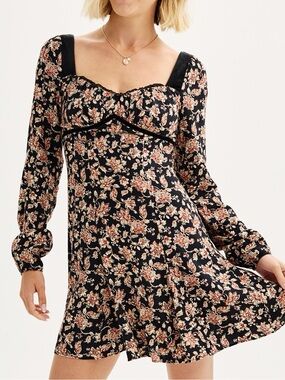 SO Revival Collection Floral Mini Dress Long Sleeve Sweetheart Neck Size M NWT